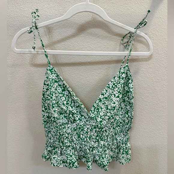 Sim & Sam Cropped Green Ruffle top - Picture 1 of 6